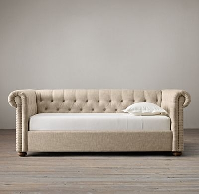 CHESTERFIELD TWIN DAYBED - Image 0