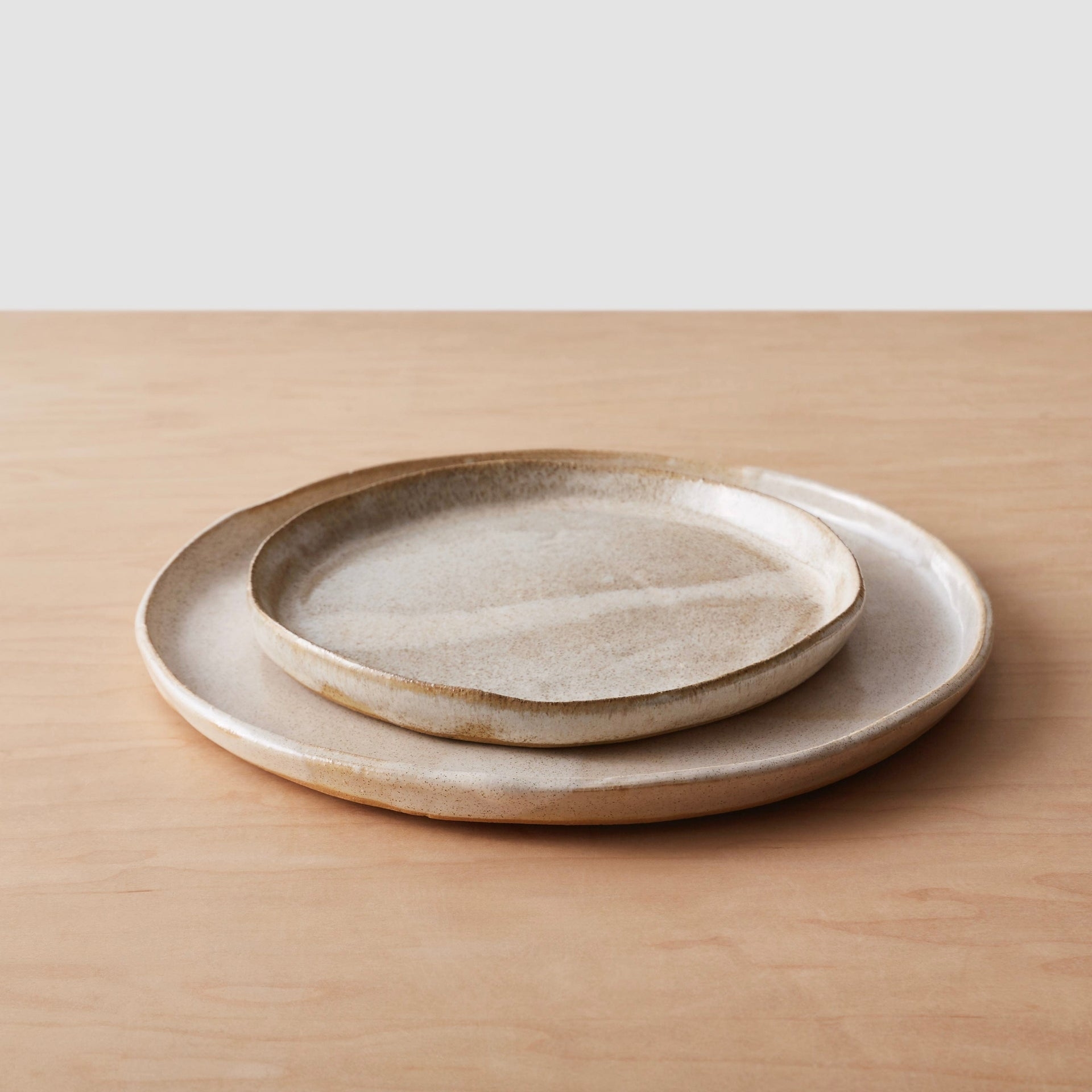 The Citizenry Santiago Plates Set of 2 | Tan - Image 0