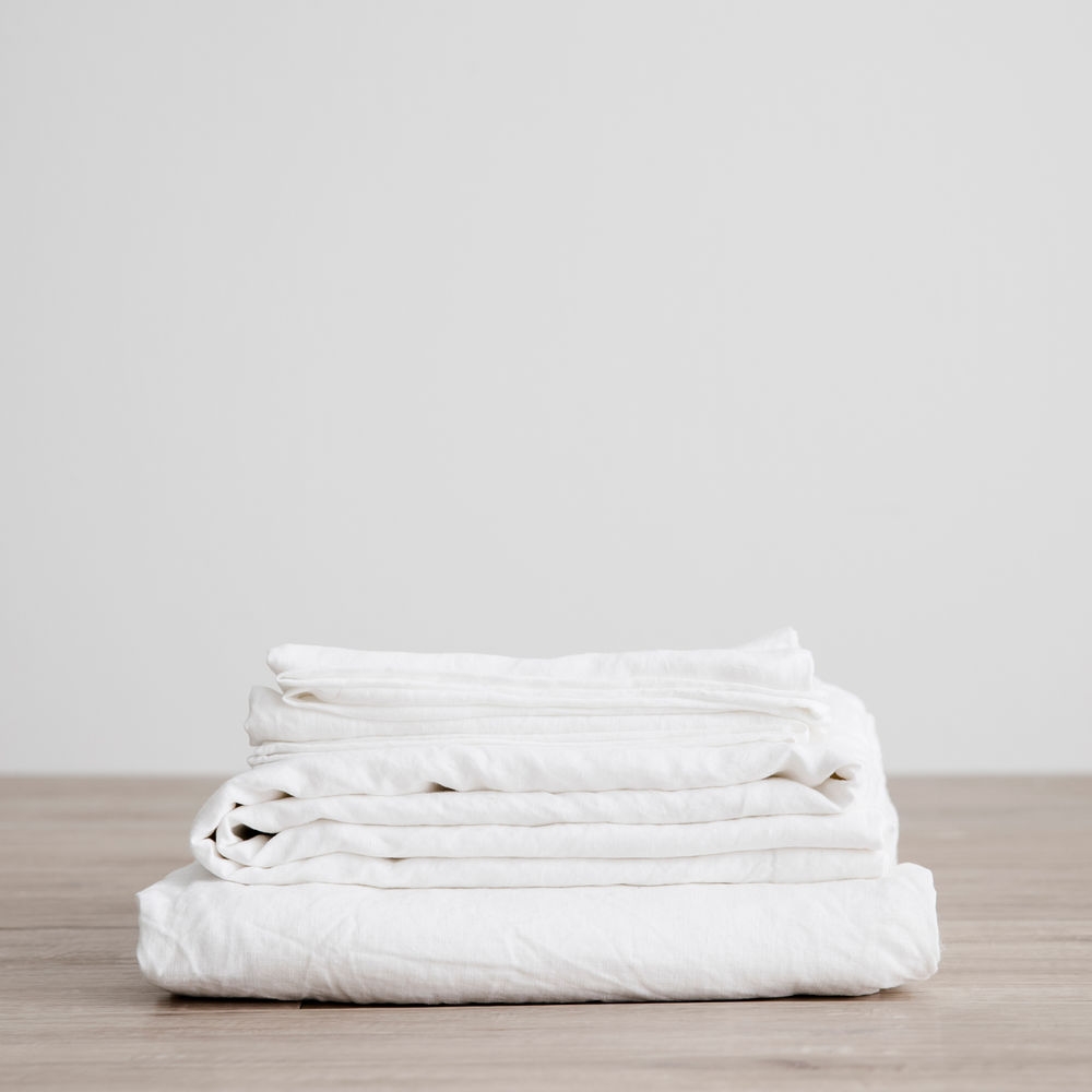 CULTIVER LINEN BEDDING, WHITE SHEET SET-QUEEN - Image 0