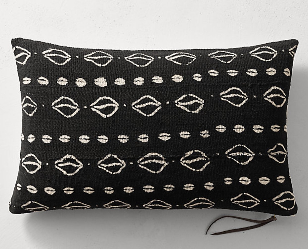 HANDWOVEN AFRICAN MUD CLOTH COWRIE SHELL PILLOW COVER - BLACK - 13" x 21" - No insert - Image 0