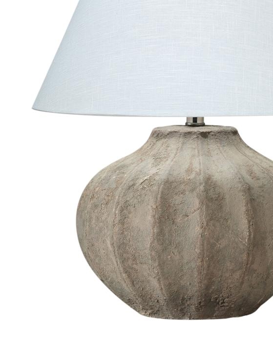 Clamshell Table Lamp - Image 1