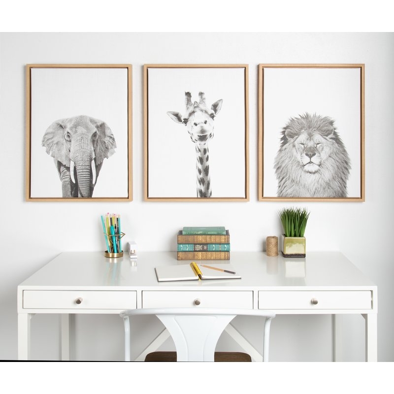 'Giraffe Portrait' Framed Graphic Art Print on Canvas - Image 4