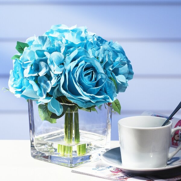Hydrangea Flower Arrangement in Glass Vase - Image 0