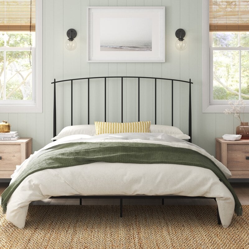Harly Metal Queen Standard Bed - Image 0