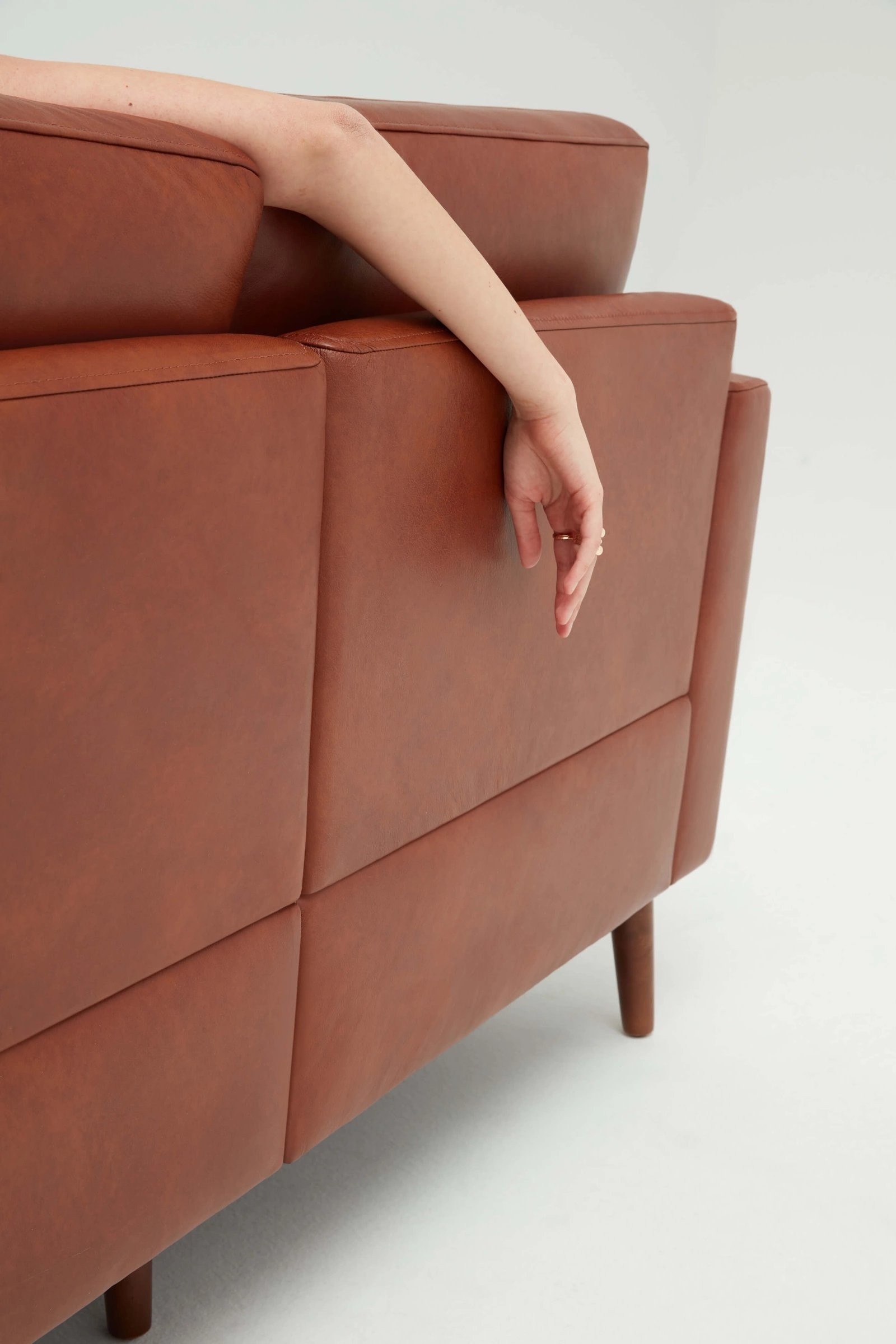 Nomad Leather 6-Seat Corner Sectional // Chestnut-Walnut - Image 3