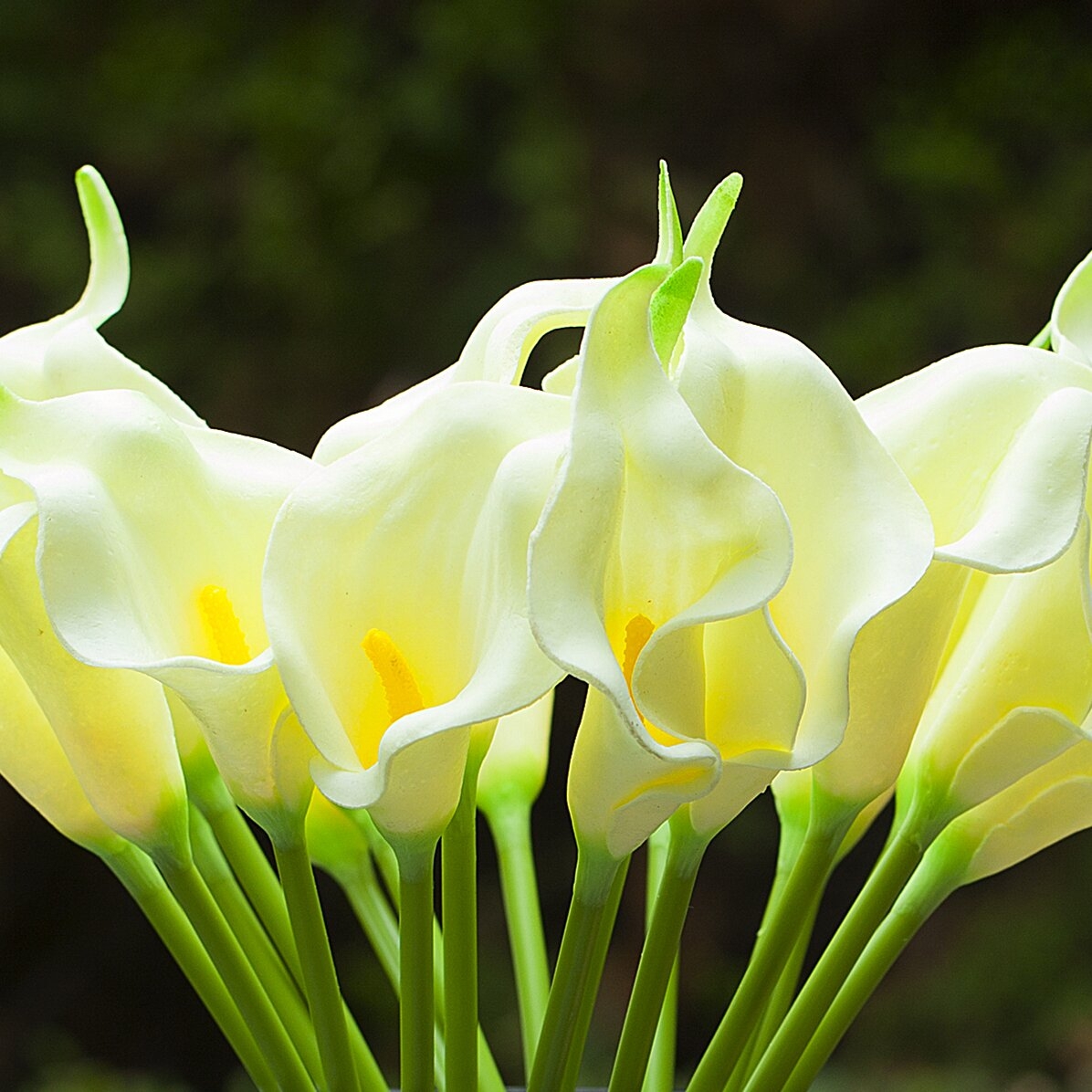 Lilies Flower Arrangement in Vase - Image 2