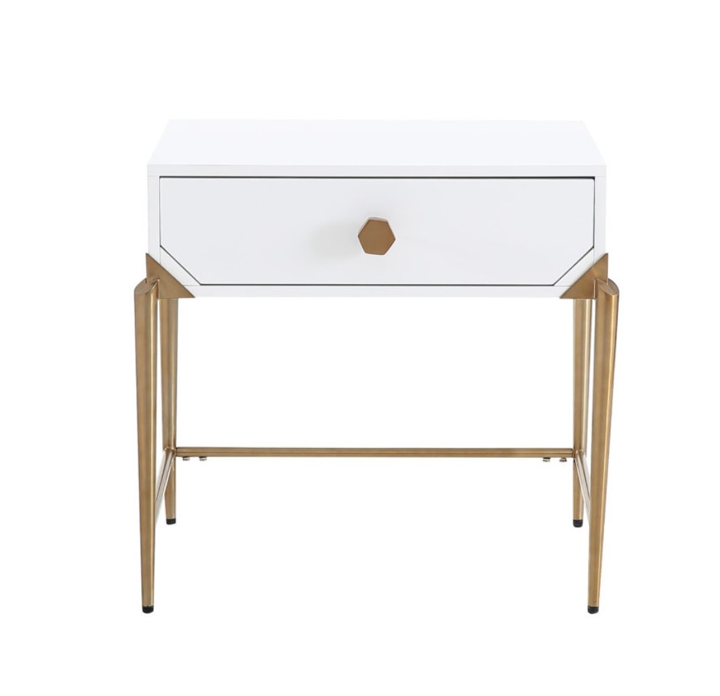 Camryn WHITE LACQUER SIDE TABLE - Image 0