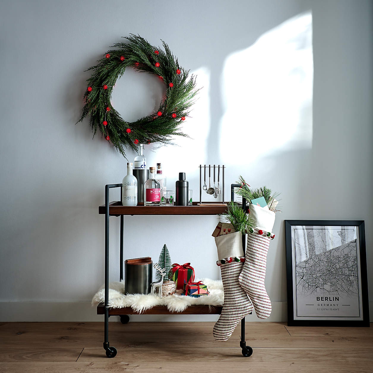 Faux Cypress Wreath 26" - Image 3