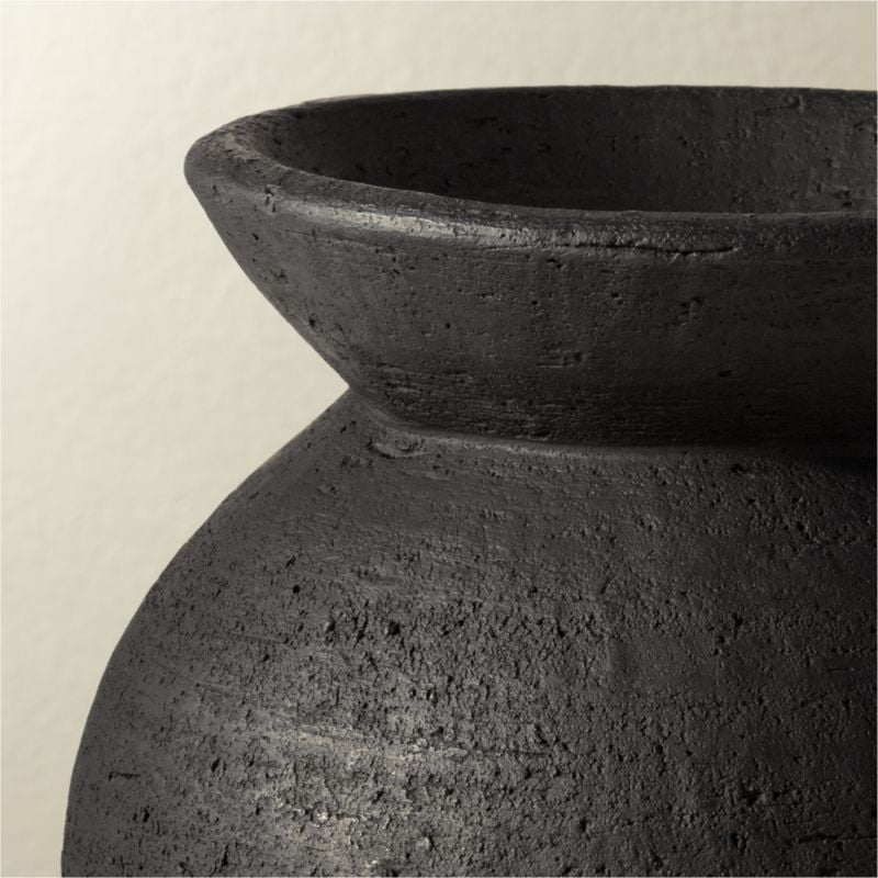 Victoria Black Vase - Image 2