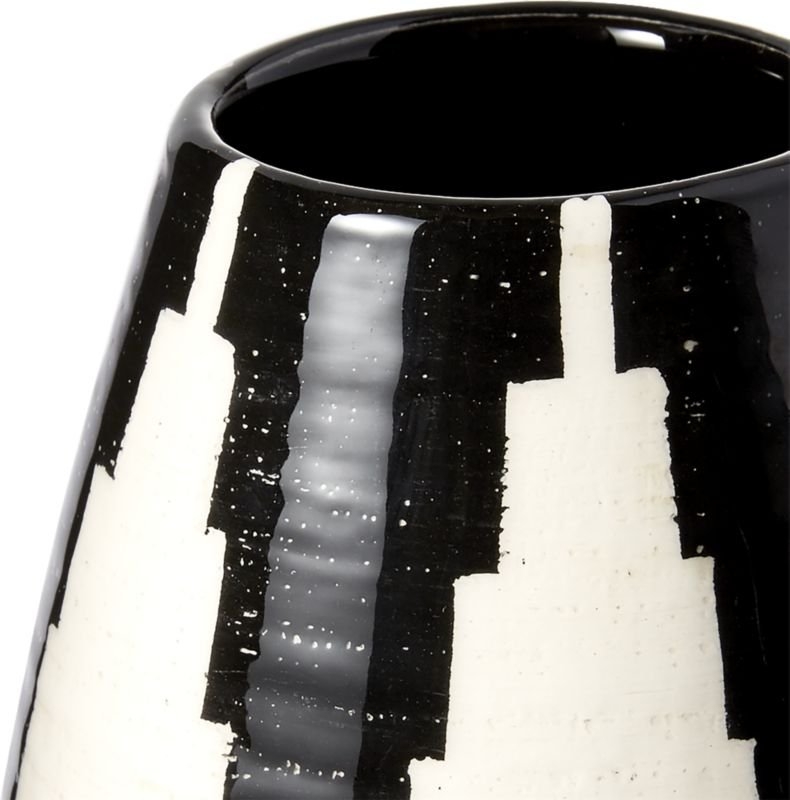 Siena Black and White Vase - Image 3