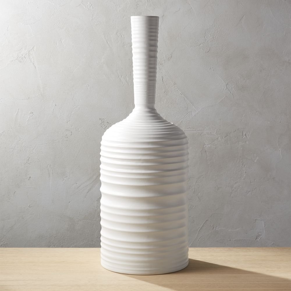 Axle White Vase - Image 0