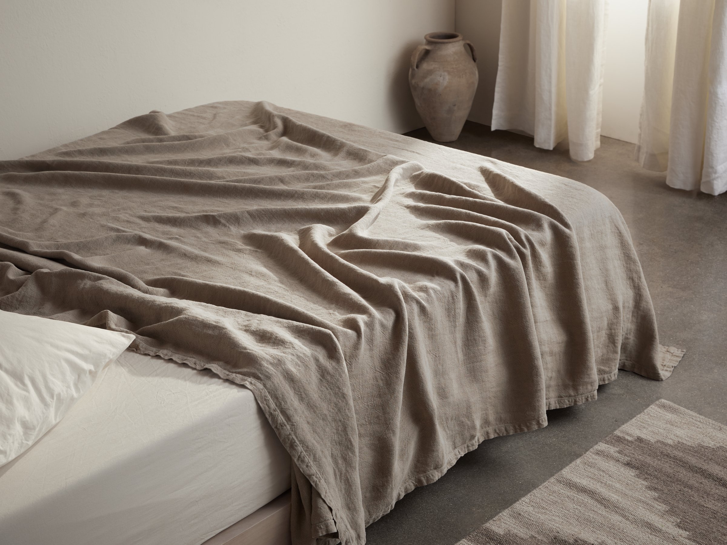 Vintage Linen Bed Cover - Image 2