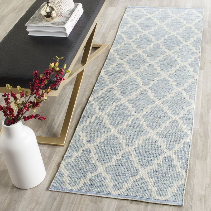 Valley Hand-Woven Cotton Blue/ Ivory Area Rug - Image 1