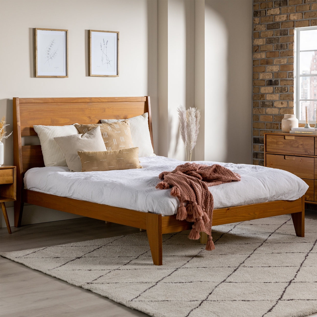 Malyn Queen Solid Wood Modern Platform Bed - Caramel - Image 0