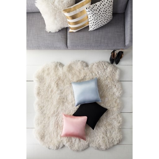 Tokyo TKYO-7206 18"L x 18"W Polyester Filled Pillow - Image 1