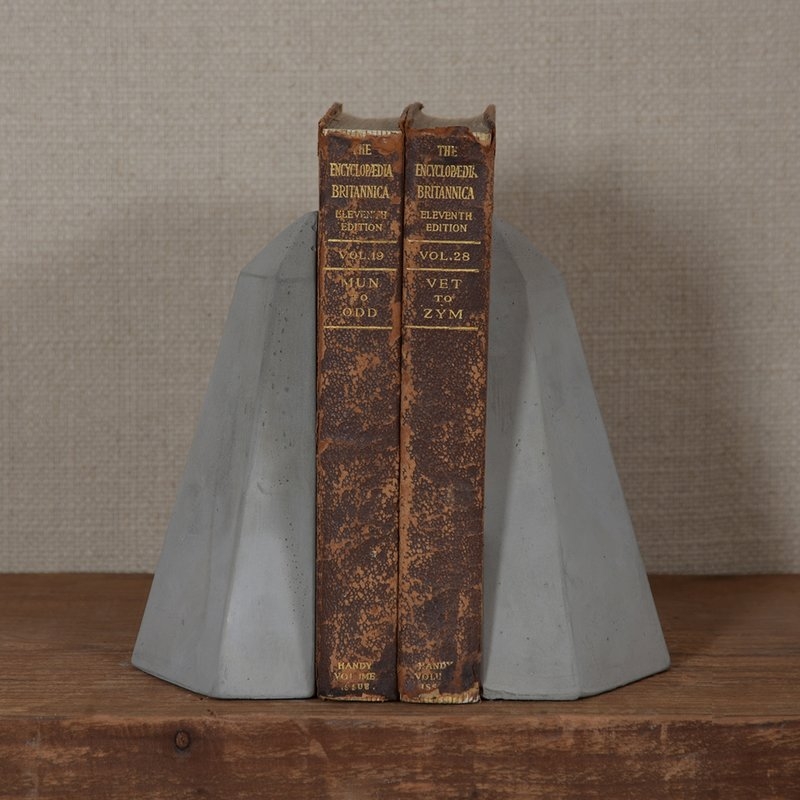 Geometric Cement Obelisk Bookends - Image 1