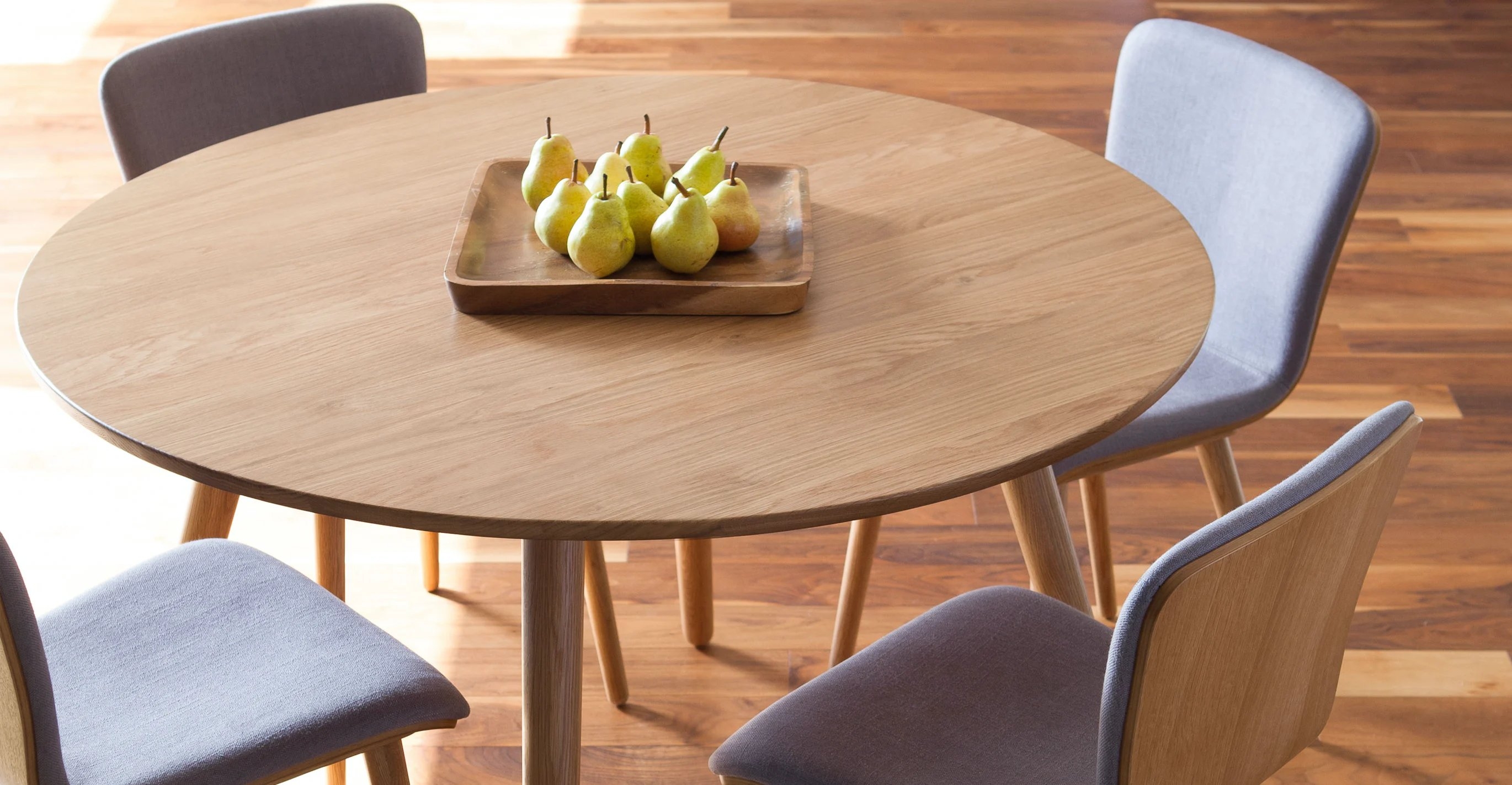 Seno Oak 47" Round Dining Table - Image 1