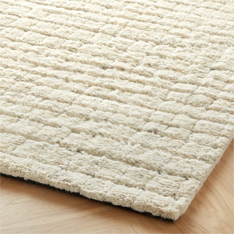 Colette Hand-Knotted Wool Black and White Rug 6'x9' - Image 1