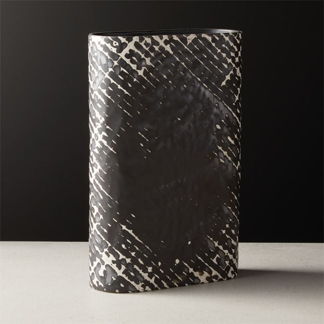 Chain Link Vase - Image 0