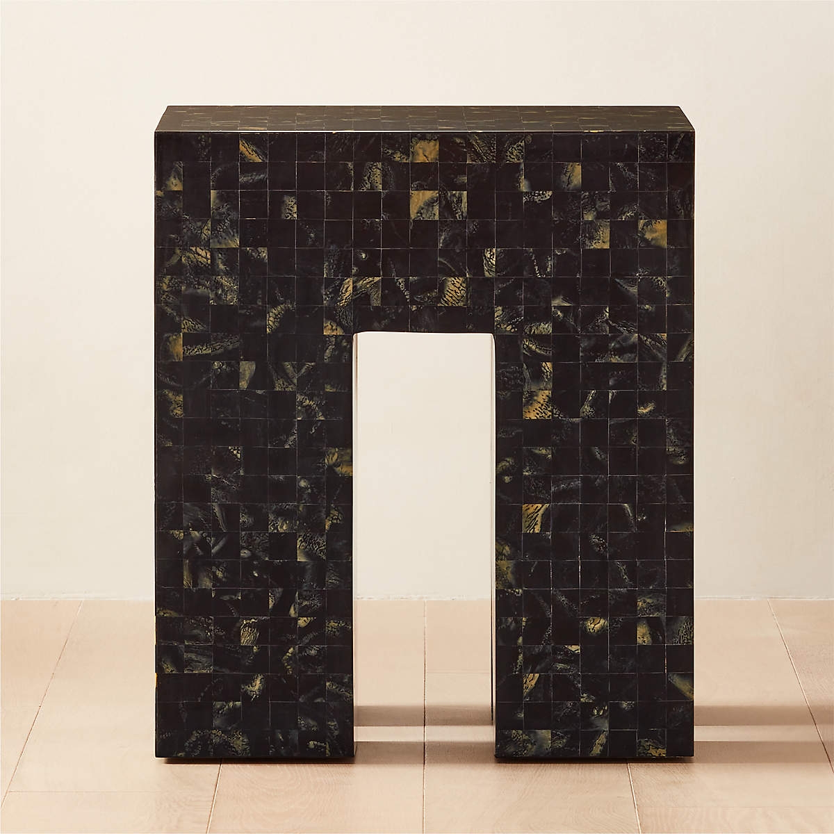 SCATOLA FAUX HORN BLACK SIDE TABLE - Image 0