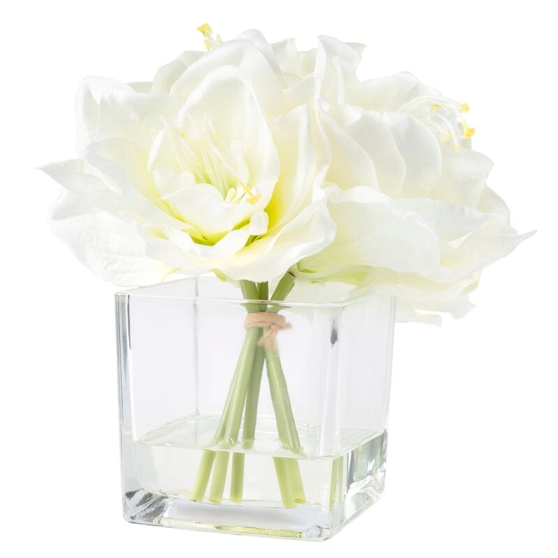 Lilies Floral Arrangement in Vase - Image 0