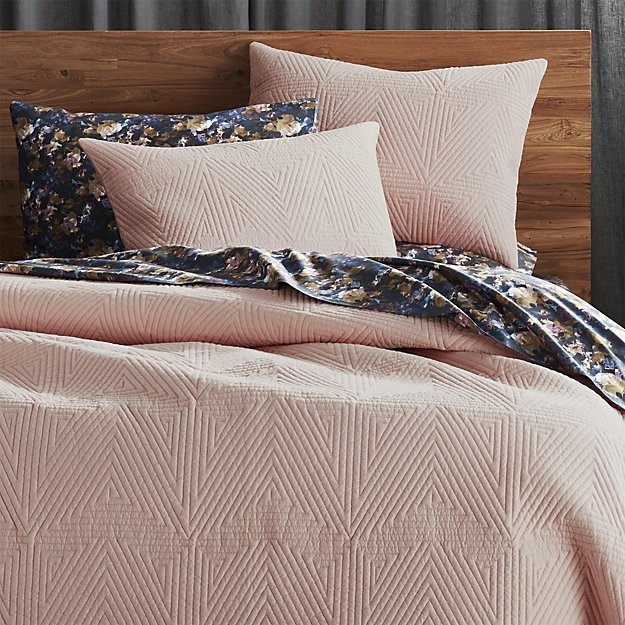 triangle pink full/queen coverlet - Image 1
