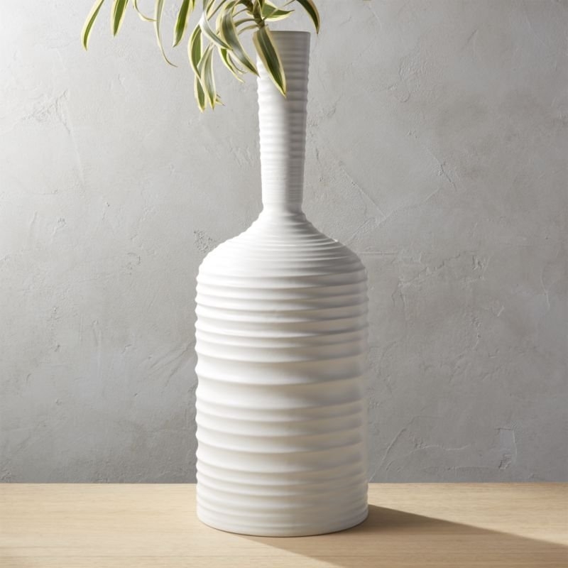 Axle White Vase - Image 1