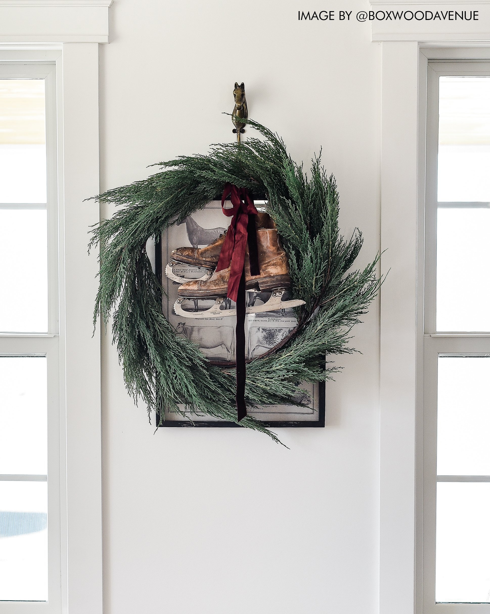 FAUX NATIVE CEDAR WREATH - Image 3