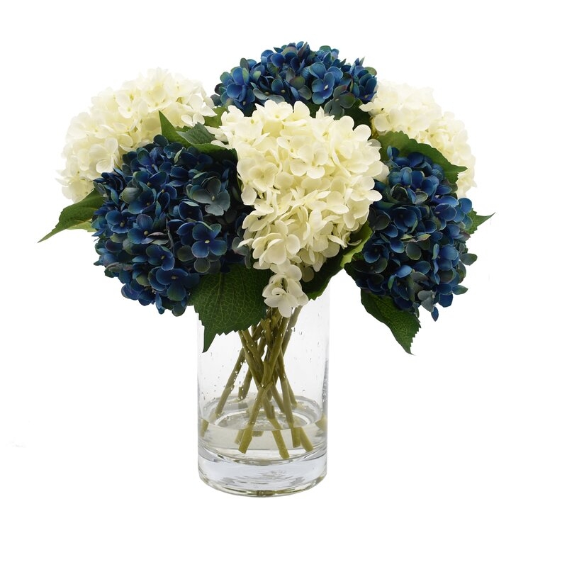 Hydrangeas Floral Arrangements in Vase - Image 0