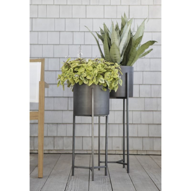 Dundee Floor Planter with Short Stand - Image 4
