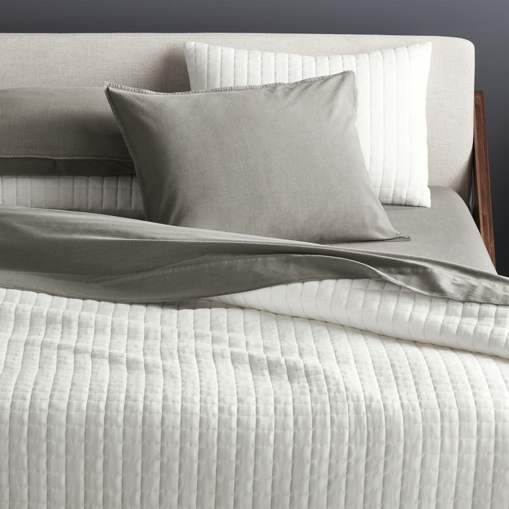 Grid White Cotton Jersey King Quilt - Image 0