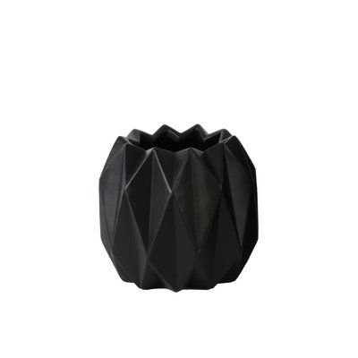 black vase - Image 0