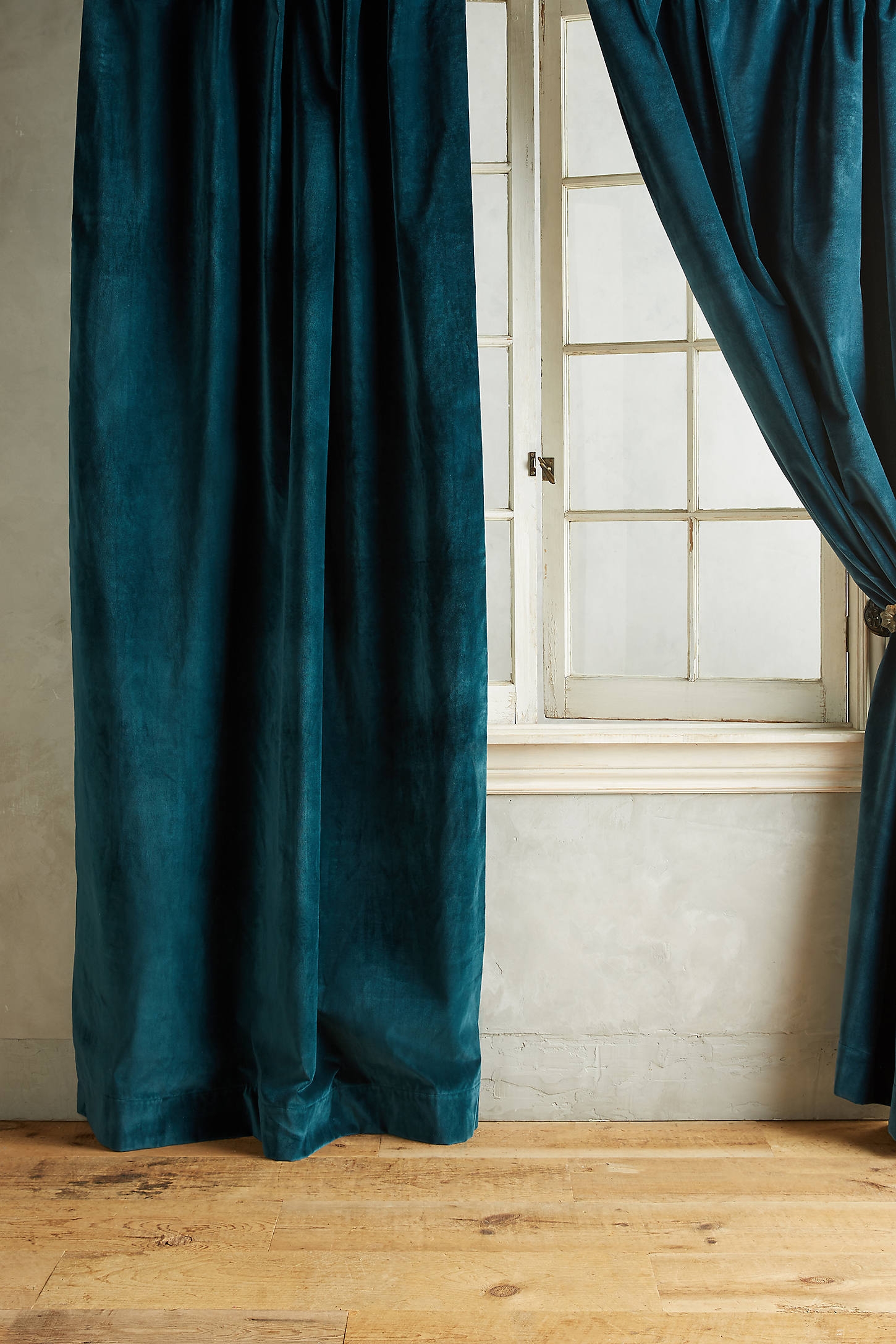 Matte Velvet Curtain - Image 0