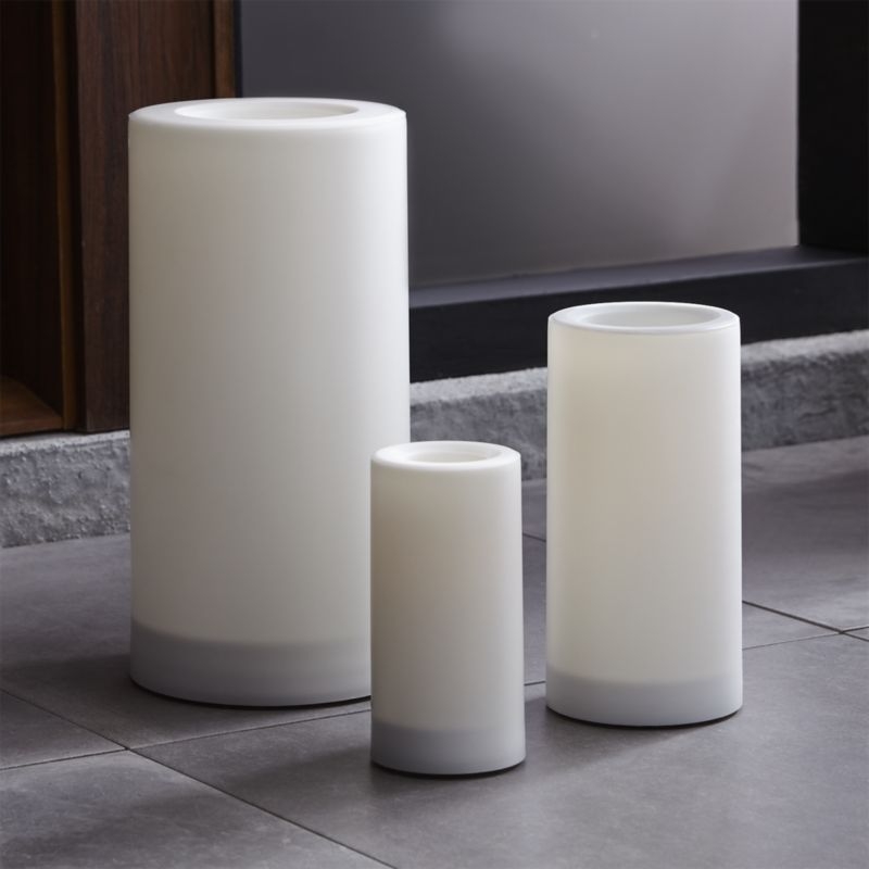 Indoor/Outdoor 4"x8" Pillar Candle with Timer - Image 2