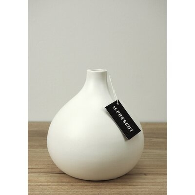 Dame Ceramic Table Vase - Image 0