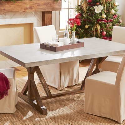 Wydmire Dining Table - Image 0