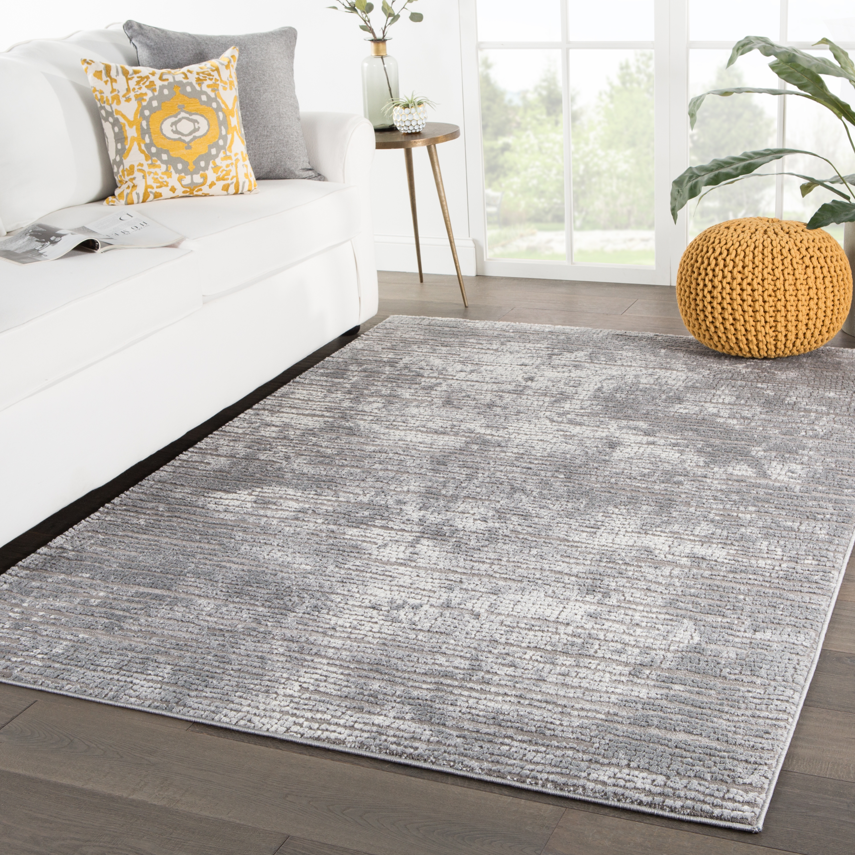 Violen Abstract Gray/ White Area Rug (8'10"X12') - Image 4