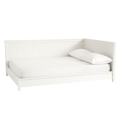 Beadboard Platform Corner Bed, Full, Simply White - Image 0