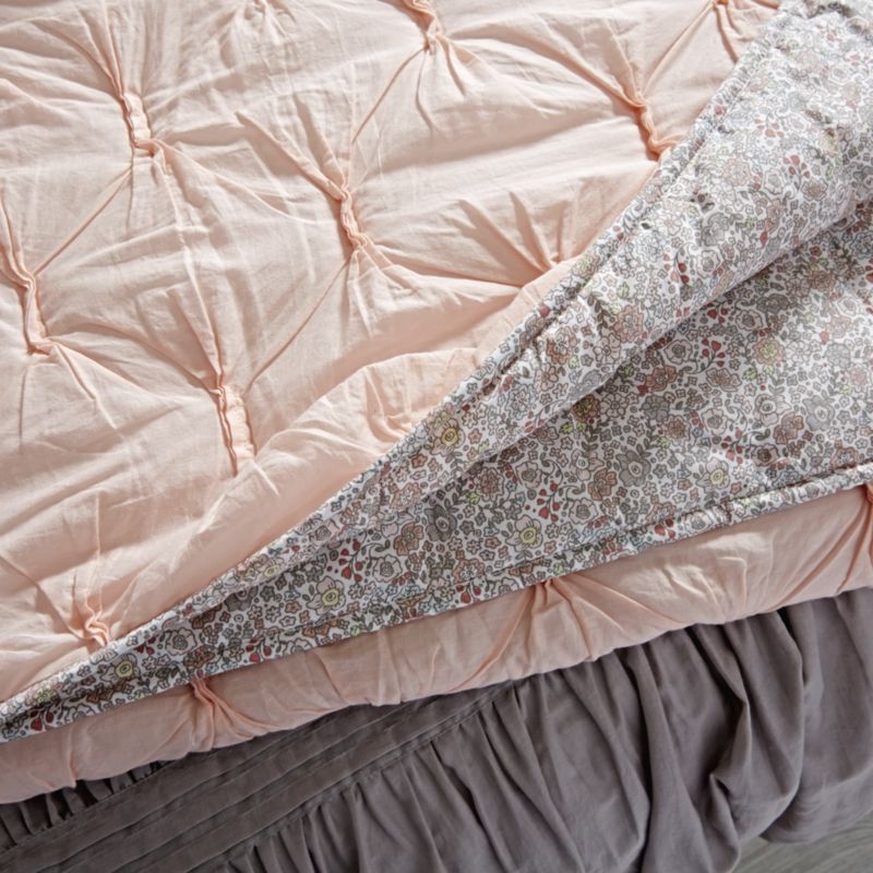 Chic Pink Floral Twin Quilt - Image 3