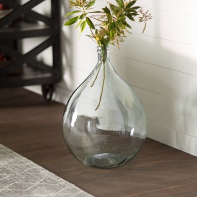 Harissa European Recycled Glass Bistro Glass Vase - Image 0
