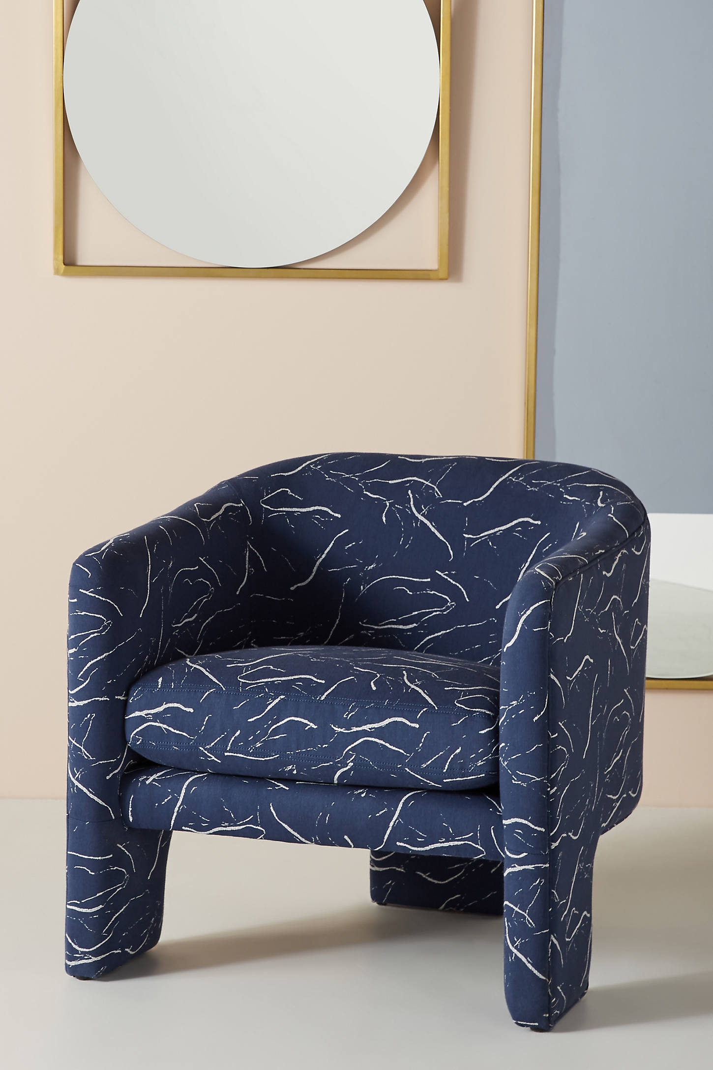 Effie Tripod Chair - Image 0