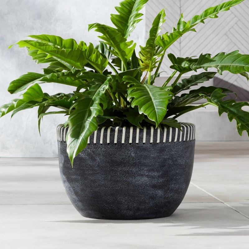 Stitch Handmade Planter Large Black - Image 4