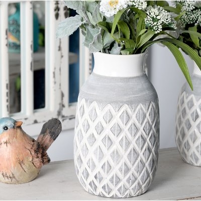Daisytown Crisscross Table Vase - Image 0