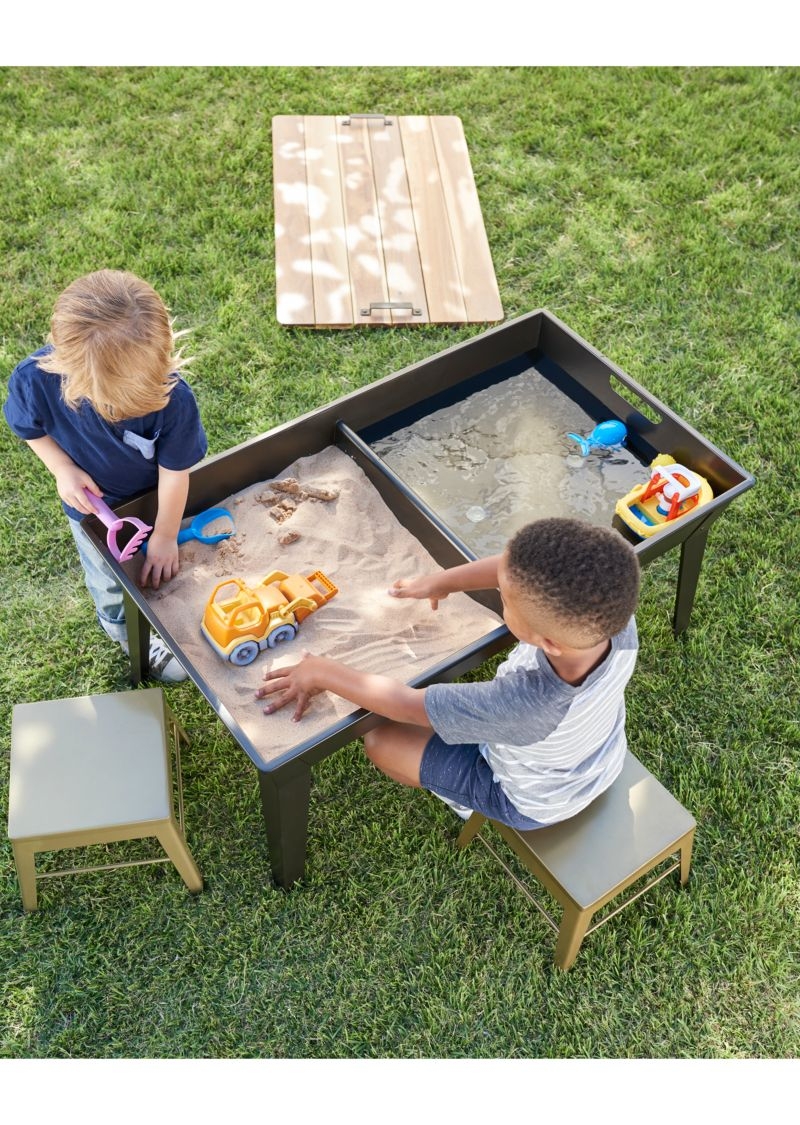 Sand and Water Table - Image 1