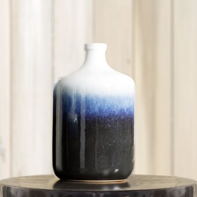 Quinlyn Vase - Image 0