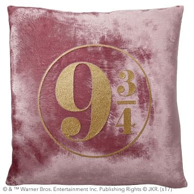 Harry Potter Platform 9 3/4 Pillow Cover &amp; Insert - Image 4