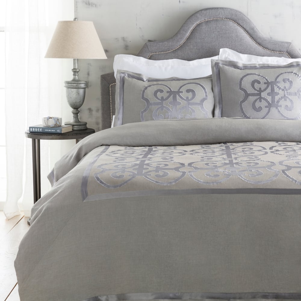 Versaille VER-6002 88"W x 92"L; 26"W x 20"L Duvet - Image 0