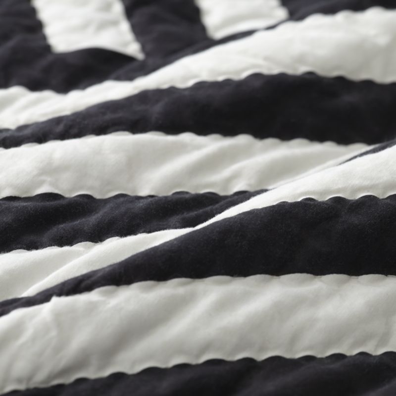 Black and White Geometric Twin Quilt - Image 2