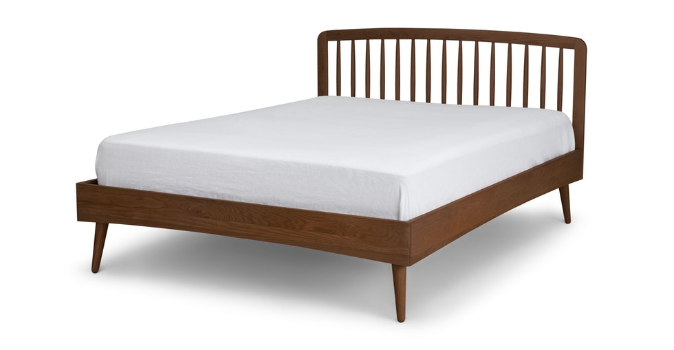Culla Spindle Walnut Queen Bed - Image 0