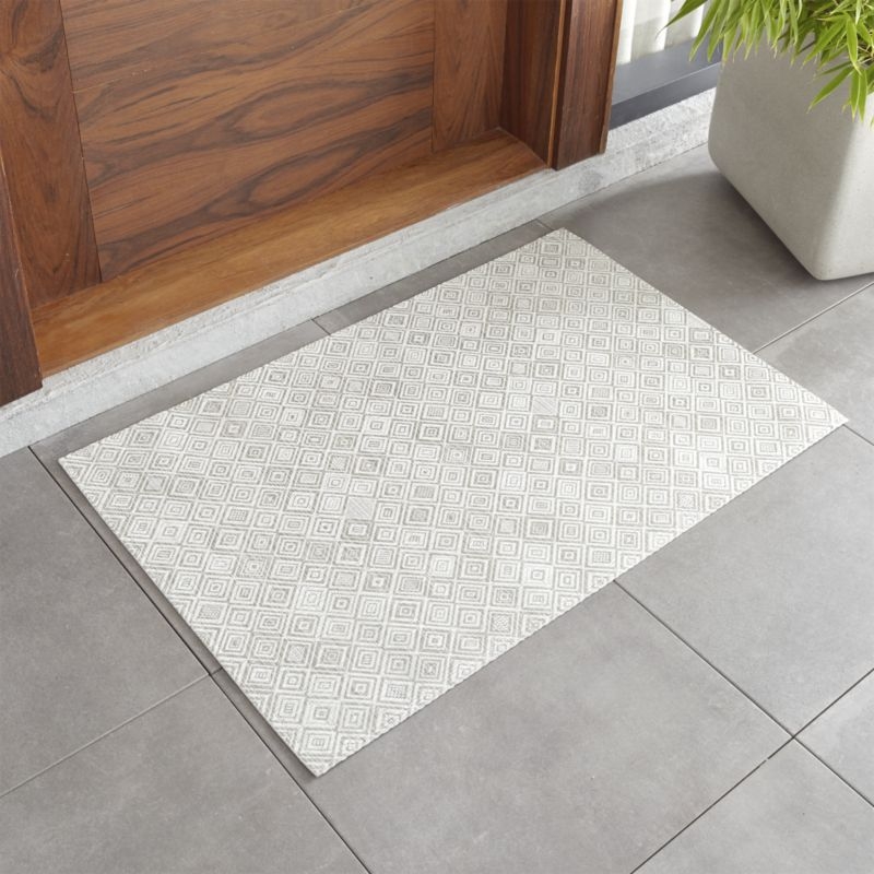 Chilewich ® Mosaic Grey Woven Indoor/Outdoor Floormat 23"x36" - Image 1